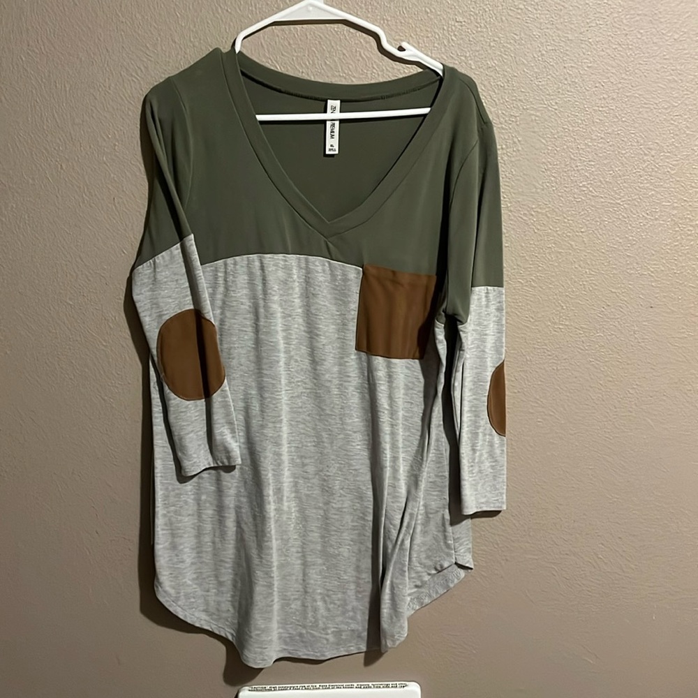 3/4 sleeve tshirt